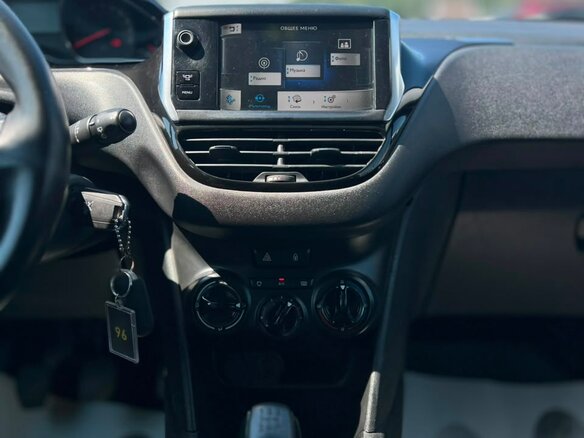 2013 Peugeot 208 I, белый, 449000 рублей - вид 20