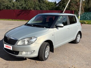 2011 Skoda Fabia II Рестайлинг, серебристый, 495000 рублей, вид 1