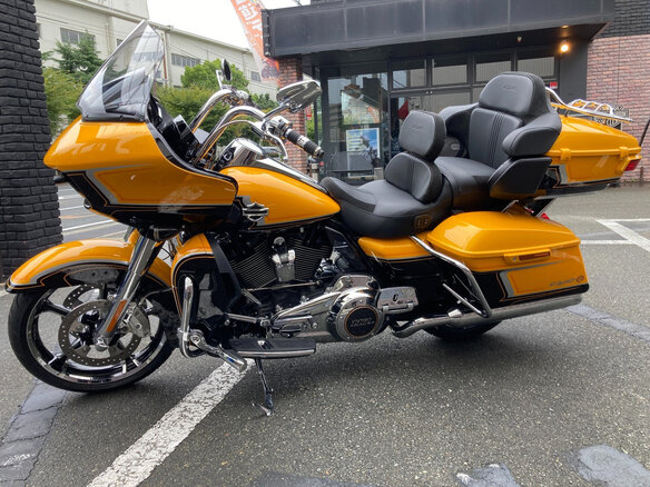 2022 Harley-Davidson CVO Road Glide Limited, жёлтый, 3230000 рублей