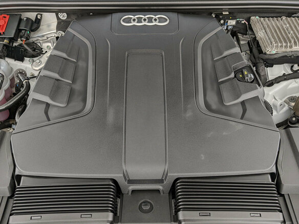 2019 Audi Q7 45 TDI II (4M) Рестайлинг, белый, 4850000 рублей - вид 8