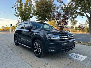2023 Volkswagen Tharu I, чёрный, 1540444 рублей, вид 3