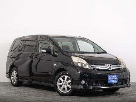 Toyota ISis I Рестайлинг