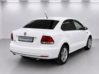 2016 Volkswagen Polo V Рестайлинг, белый, 950000 рублей, вид 4