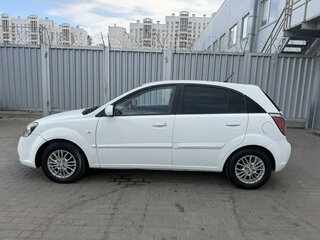 2011 Kia Rio II Рестайлинг, белый, 495000 рублей, вид 2