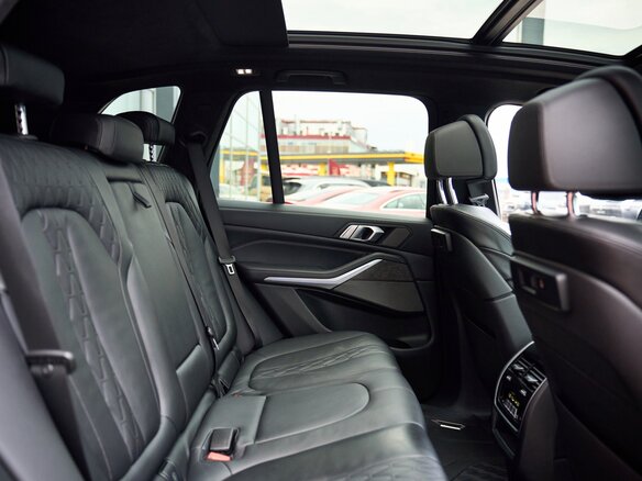 2021 BMW X5 40d IV (G05/G18), чёрный, 6250000 рублей - вид 26
