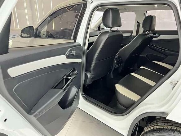 2023 Jetta VS7 I Рестайлинг 1, белый, 1580000 рублей - вид 19