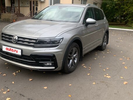 2019 Volkswagen Tiguan II, серебристый, 2150000 рублей, вид 3