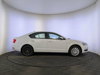 2020 Skoda Octavia III (A7) Рестайлинг, белый, 1790000 рублей, вид 4