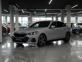 2026 BMW 5 серии 530i xDrive VIII (G60/G61/G68), серый, 10100000 рублей, вид 1