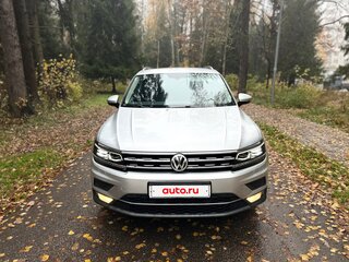 2017 Volkswagen Tiguan II, серебристый, 2250000 рублей, вид 2