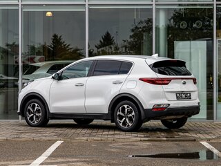 2019 Kia Sportage IV Рестайлинг, белый, 1995000 рублей, вид 4