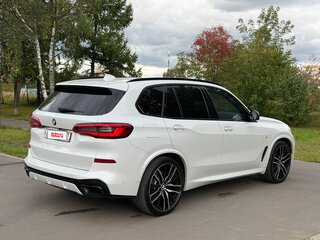 2019 BMW X5 40i IV (G05/G18), белый, 6400000 рублей, вид 5