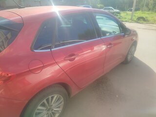 2011 Citroen C4 II, красный, 400000 рублей, вид 2
