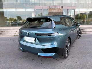 2023 BMW iX xDrive40 I (I20), голубой, 6272700 рублей, вид 4