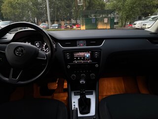 2019 Skoda Octavia III (A7) Рестайлинг, белый, 2100000 рублей, вид 5
