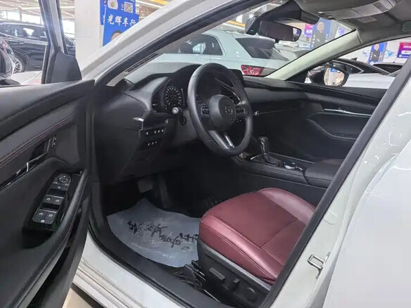 2022 Mazda 3 Axela IV (BP), белый, 1405000 рублей - вид 6