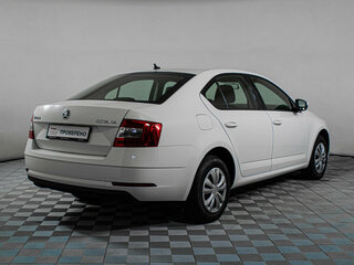 2017 Skoda Octavia III (A7) Рестайлинг, белый, 1067000 рублей, вид 5