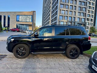 2018 Toyota Land Cruiser 200 Series Рестайлинг 2, чёрный, 4700000 рублей, вид 5
