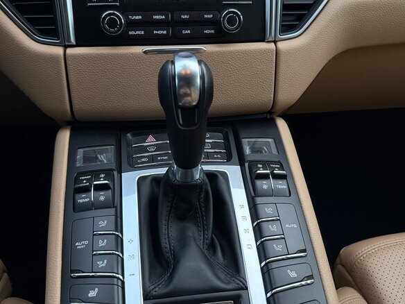 2018 Porsche Macan I, коричневый, 3000000 рублей - вид 7