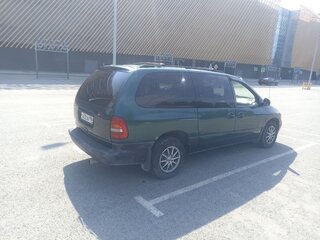 1996 Chrysler Town & Country III, зелёный, 480000 рублей, вид 3