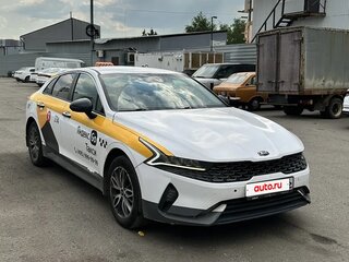 2021 Kia K5 III, белый, 1390000 рублей, вид 2