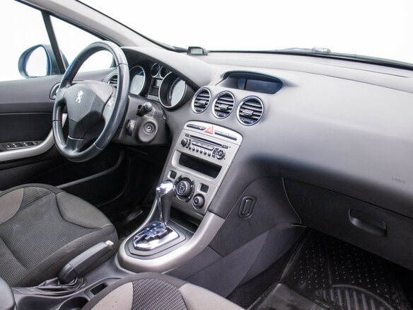 2009 Peugeot 308 I, белый - вид 9