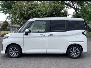 2022 Toyota Roomy I Рестайлинг, белый, 980000 рублей, вид 5