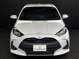 2023 Toyota Yaris IV, белый, 1052000 рублей, вид 1