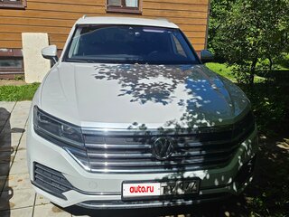 2020 Volkswagen Touareg III, белый, 4200000 рублей, вид 1