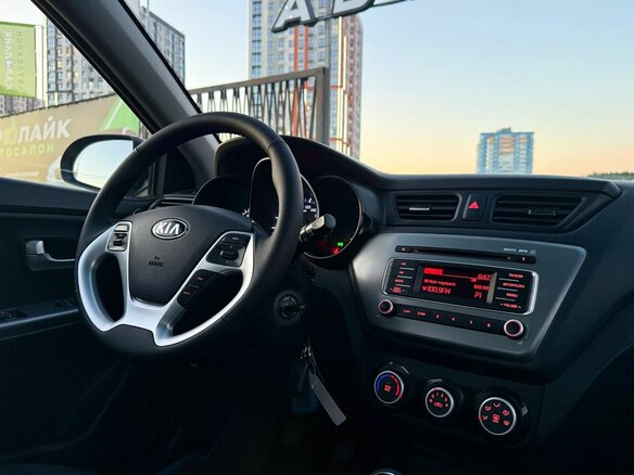2016 Kia Rio III Рестайлинг, коричневый, 1089000 рублей - вид 14