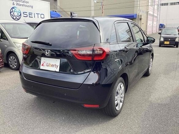 2023 Honda Fit IV Рестайлинг, чёрный, 1050000 рублей - вид 2