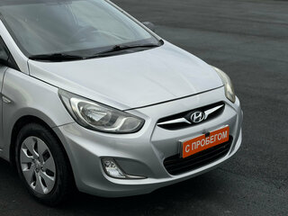 2013 Hyundai Solaris I, серебристый, 599000 рублей, вид 5