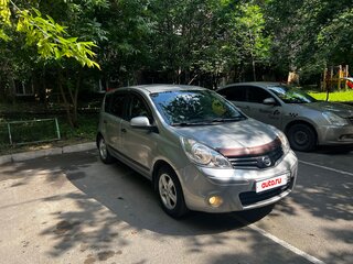 2012 Nissan Note I Рестайлинг, серебристый, 650000 рублей, вид 4