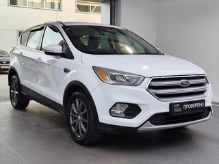 2017 Ford Kuga II Рестайлинг, белый, 1520000 рублей, вид 3