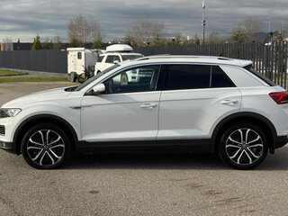 2022 Volkswagen T-Roc I Рестайлинг, белый, 1740000 рублей, вид 4