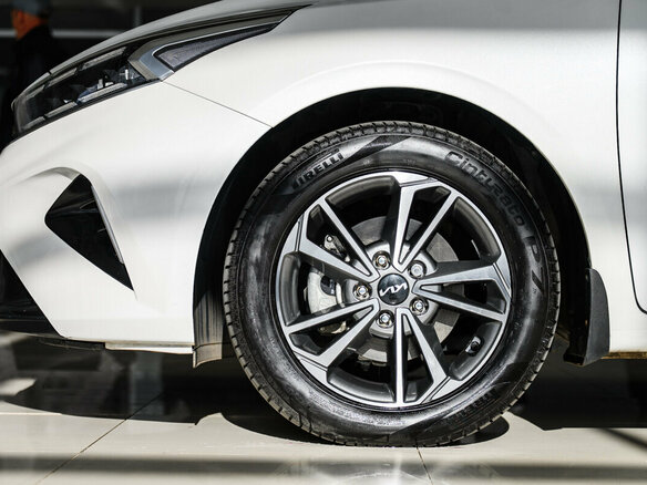 2021 Kia Cerato IV Рестайлинг, белый, 2280000 рублей - вид 14