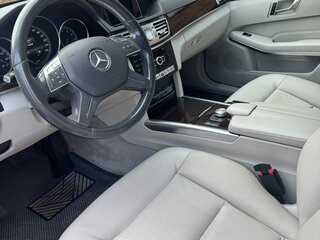 2013 Mercedes-Benz E-Класс 200 IV (W212, S212, C207) Рестайлинг, коричневый, 1800000 рублей, вид 3