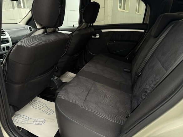 2011 Renault Logan I Рестайлинг, бежевый, 525000 рублей - вид 8