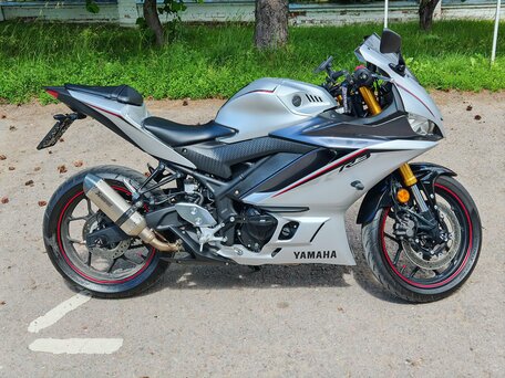 2019 Yamaha YZF-R3, серебристый, 700000 рублей, вид 3