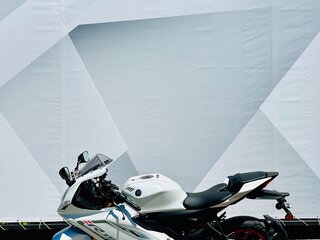 2024 Yamaha YZF-R15, белый, 430000 рублей, вид 2