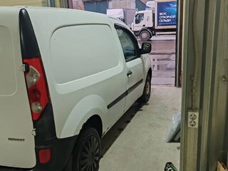 2011 Renault Kangoo II, белый, 560000 рублей, вид 2