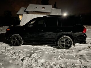 2014 Toyota Land Cruiser 200 Series Рестайлинг 1, чёрный, 4700000 рублей, вид 4