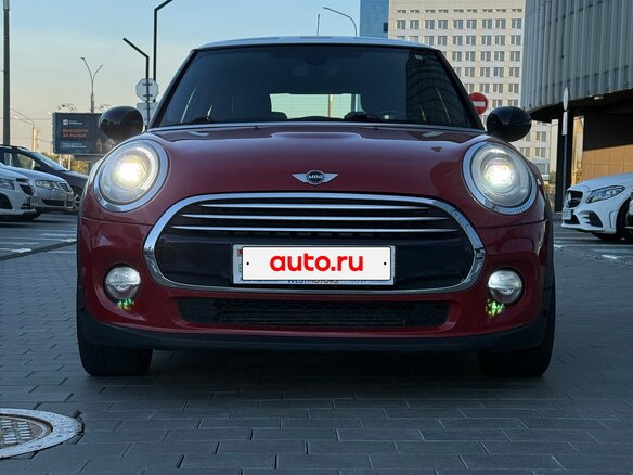2015 Mini Hatch Cooper III (F55/F56), красный, 1260000 рублей - вид 9
