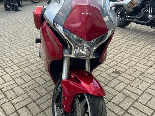 2010 Honda VFR 1200, красный, 820000 рублей, вид 1