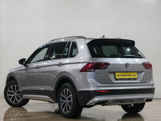 2019 Volkswagen Tiguan II, серебристый, 2419000 рублей, вид 4
