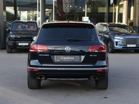 2016 Volkswagen Touareg II Рестайлинг, синий - вид 5
