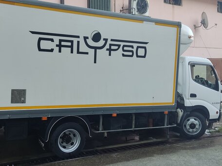 2004 Hino Series 300 (Dutro), белый, 1800000 рублей, вид 2