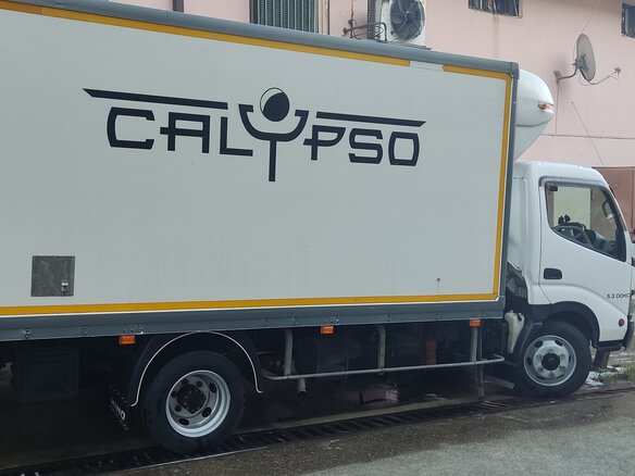 2004 Hino Series 300 (Dutro), белый, 1800000 рублей - вид 1