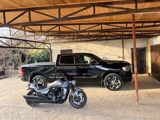 2019 Ram 1500 Crew Cab V, чёрный, 6550000 рублей, вид 3