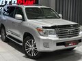 2014 Toyota Land Cruiser 200 Series Рестайлинг 1, серебристый, 3930000 рублей - вид 4